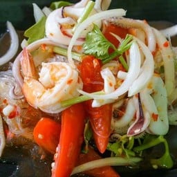 ยำวุ้นเส้นทะเล