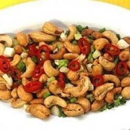 ยำเม็ดมะม่วงหิมะพานต์