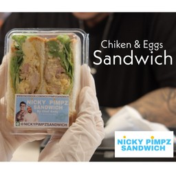 เมนูแรกขอนำเสนอ Charcoal grilled chicken and egg salad. 