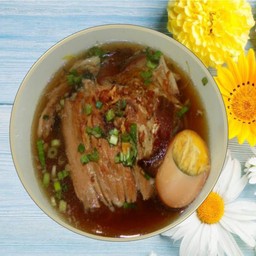 ก๋วยเตี๋ยวขาหมู ต้มยำ น้ำใส