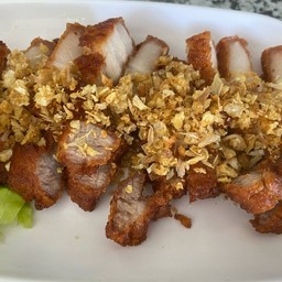 หมูสามชั้นทอดน้ำปลา