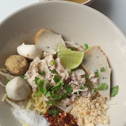 ก๋วยเตี๋ยวหมูต้มยำสูตรมะนาว
