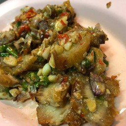 กะเพราหมูกรอบ