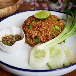 [อร่อยซ่ากับโค้ก] ข้าวผัดรถไฟ +  โค้ก ออริจินัล (กระป๋อง) 