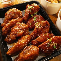 ปีกไก่ทอดซอสเกาหลี 10 ชิ้น