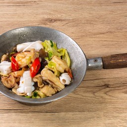 ผัดจับฉ่ายอยู่เย็น