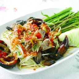 ส้มตำปูไข่ดอง