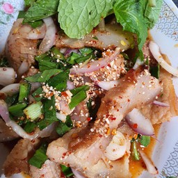 น้ำตกหมู