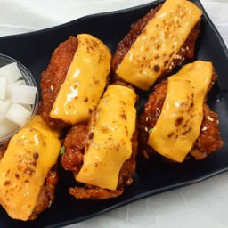 ปีกไก่ทอดซอสเกาหลี 3 ชิ้น + top Cheese