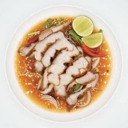 ยำคอหมูทอด