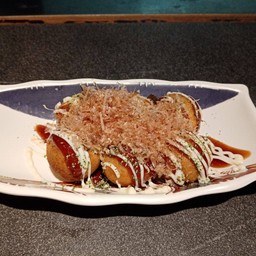 ขนมครกไส้หนวดหมึกยักษ์