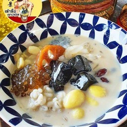 น้ำเต้าหู้ทรงเครื่องธัญพืช