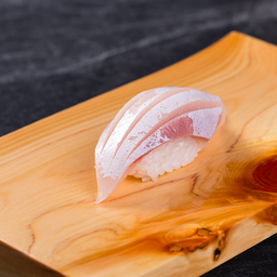 Kampachi Toro (Sushi)