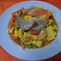 ส้มตำข้าวโพดกุ้งสด