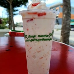 มะพร้าวปั่นฟรุตตี้นมสด