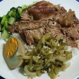 ข้าวขาหมูในตลาดสวนพลู