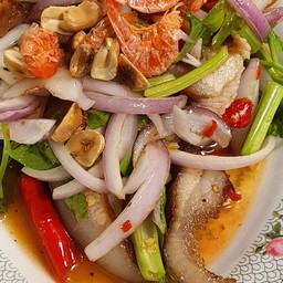 ยำคอหมูย่าง