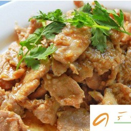 ข้าวหมูกระเทียมพริกไท