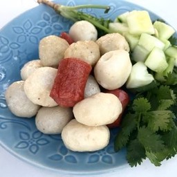 ลูกชิ้นหมูบุรีรัมย์-เจ้รุ่ง