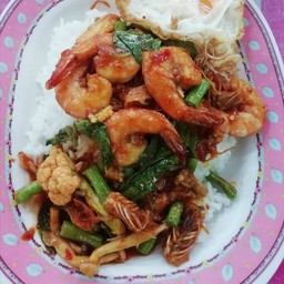 ข้าวพริกแกงทะเลกุ้ง, ปลาหมึก
