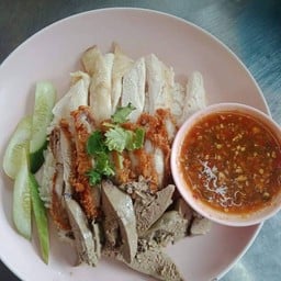 เจ๊สา ข้าวมันไก่ (แยกสวนผัก)