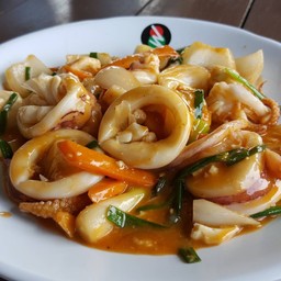 หมึกไข่ผัดไข่เค็ม