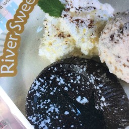 ริเวอร์ สวีท