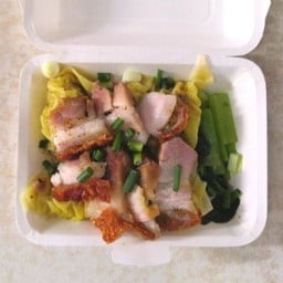 เกี๊ยวน้ำหมูกรอบ