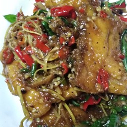 เนื้อปลากระพงผัดฉ่า