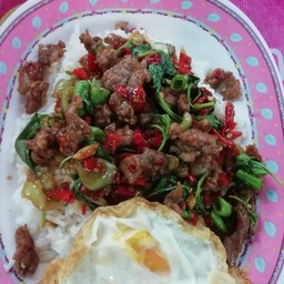 ข้าวกะเพราเนื้อ