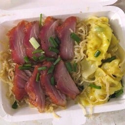 บะหมี่เกี๊ยวหมูแดง