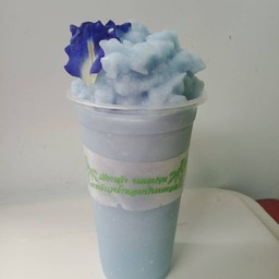 มะพร้าวปั่นอัญชันนมสด