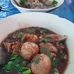 ก๋วยเตี๋ยวเรือ แม่เล็กนมสด