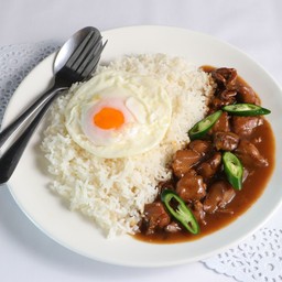 ข้าวหน้าไก่ไข่ดาว