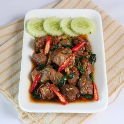 ผัดกะเพราหมูตุ๋น