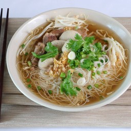 ก๋วยเตี๋ยวลูกชิ้นหมูตุ๋นน้ำใส (เส้นหมี่,เส้นเล็ก,เส้นใหญ่,เส้นบะหมี่)