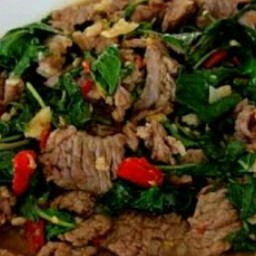 ข้าวกระเพราเนื้อ