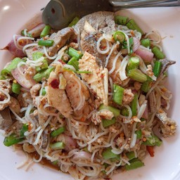 ส้มตำเชอแดง