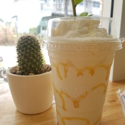 คับแก้ว คาเฟ่