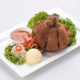 (เล็ก)ขาหมูทอดตะวันแดง