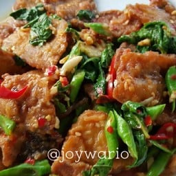 ข้าวราดกะเพราปลา