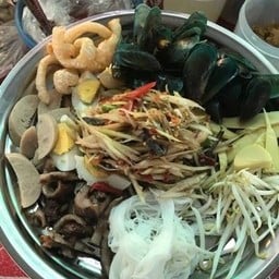 เจ๊ต๋อย ส้มตำอุบล