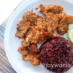 ข้าวไรซ์เบอร์รี่+ปลาทอดกระเทียม