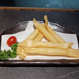 ชีสห่อแผ่นเปาะเปี๊ยะทอด