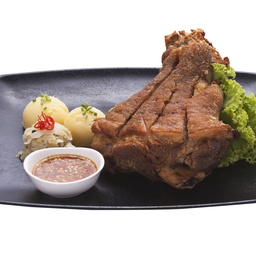 (ใหญ่)ขาหมูทอดตะวันแดง