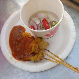 หมูสเต๊ะลุงตู่