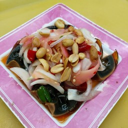 ยำไข่เยี่ยวม้า