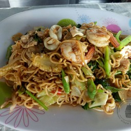 ผัดมาม่าขี้เมา