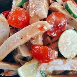 ยำหมูยอไทยไข่แดง