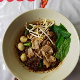 ก๋วยเตี๋ยวเรือสูตรเด็ดเขาพนมรุ้ง ลาดพร้าว 112